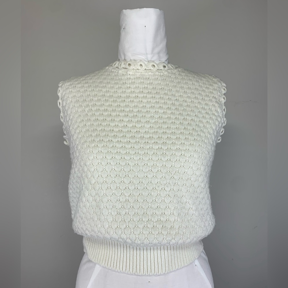 Golden Horse‎ Cream Textured Knit Vest - Scalloped Crochet Trim - Vintage
